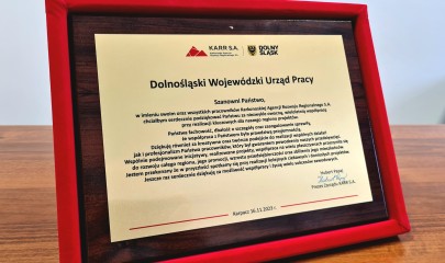 Zdjęcie artykułu Dolnośląski Wojewódzki Urząd Pracy wyróżniony podczas uroczystej Gali XXX-lecia istnienia KARR S.A.